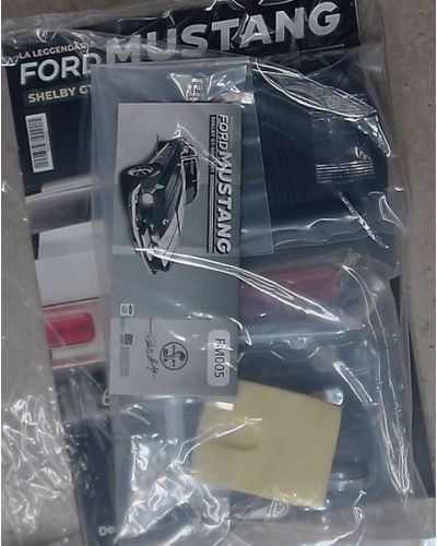 Costruisci la leggendaria Ford Mustang Shelby GT-500 in scala 1:6