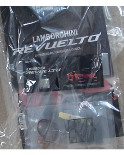 Costruisci la tua Lamborghini Revuelto in scala 1:8